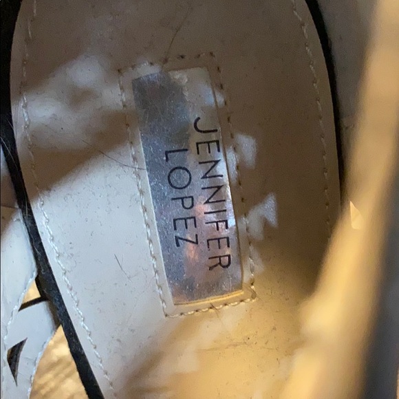 Heels - Picture 3 of 4